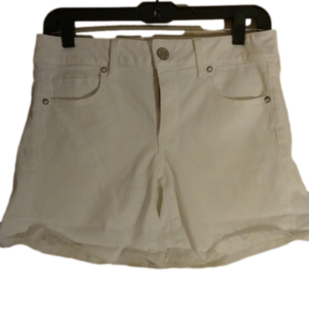 American Eagle White cut off shorts, size 6. Perfect for summer.